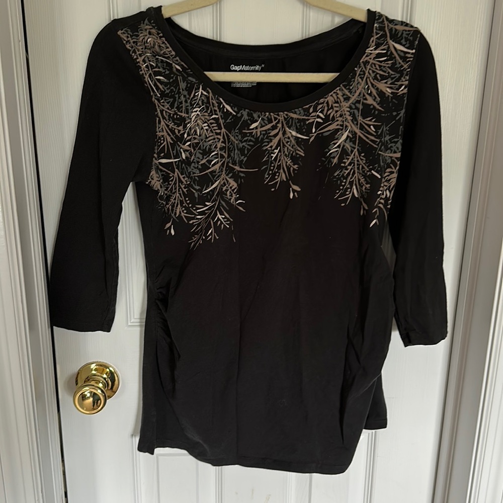 Gap maternity shirt